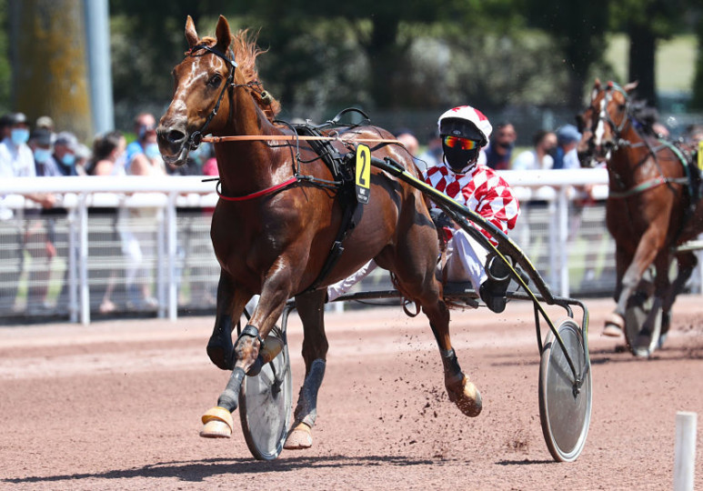 ©Aprh - Crack Money s'impose en patron dans l'étape du GNT Paris-Turf de Laval